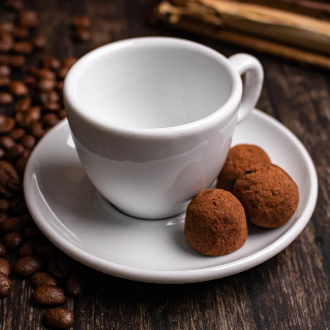 RENDES PURE WHITE SET ŠALICA S TANJURIĆEM ZA ESPRESSO 1/6 RENDES PURE WHITE SET ŠALICA S TANJURIĆEM ZA ESPRESSO 1/6